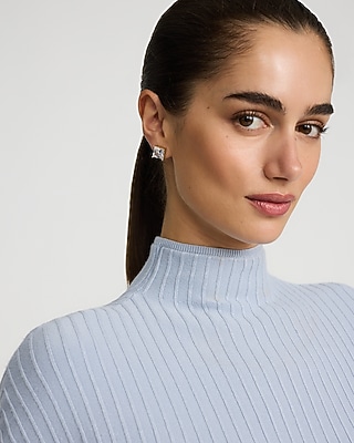 Express Women's Square Stud Earrings in Shiny Gold
