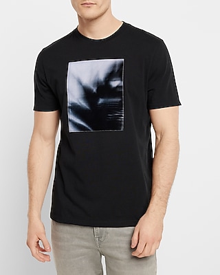 Blurred Leaf Graphic T-Shirt
