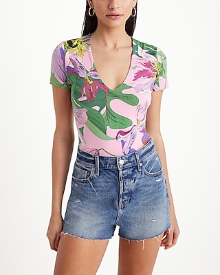 Body Contour Floral V-Neck Short Sleeve Bodysuit