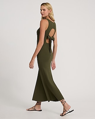 Sleeveless Open-Back Ribbed Sweater Crew Neck Maxi Dress