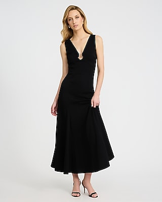 Hardware Keyhole V-Neck Maxi Dress