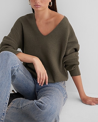Relaxed Ribbed V-Neck Sweater