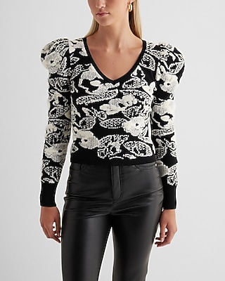 Fitted Floral V-Neck Puff Sleeve Sweater