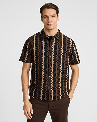 Textured Zig Zag Striped Short Sleeve Shirt | Express