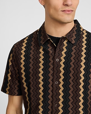 Textured Zig Zag Striped Short Sleeve Shirt