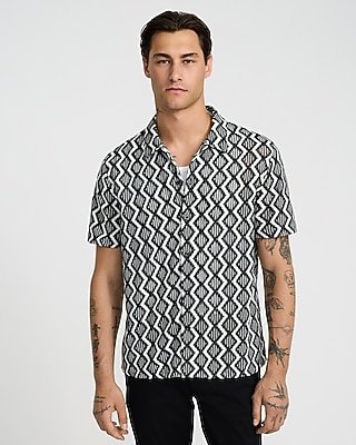 Textured Zig Zag Striped Short Sleeve Shirt | Express