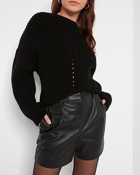 FAUX LEATHER SHORTS WITH A HIGH WAIST - Black