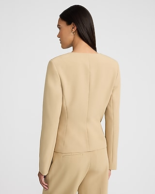 Signature Stretch Fitted V-Neck Collarless Cutaway Blazer