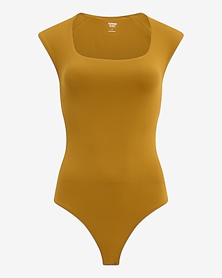 Body Contour High Compression Scoop Neck Cap Sleeve Bodysuit