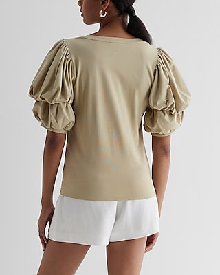 Skimming Scoop Neck Puff Sleeve Tee