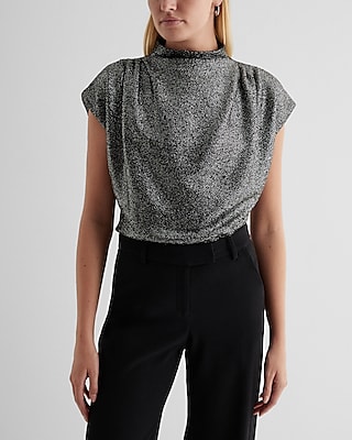 MK NK STRNG SHLDR BUBBLE TEE FOIL 8611420:PITCH BLACK:XS