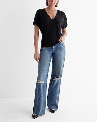 Skimming V-Neck Short Sleeve Pleated Shoulder Tee