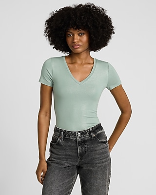 Shine Fitted V-Neck Short Sleeve Tee