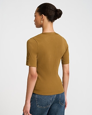 Fitted Ribbed V-Neck Elbow Sleeve Henley Tee