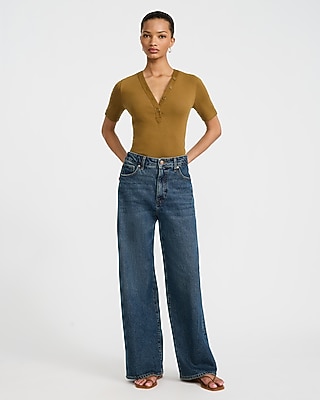 Fitted Ribbed V-Neck Elbow Sleeve Henley Tee