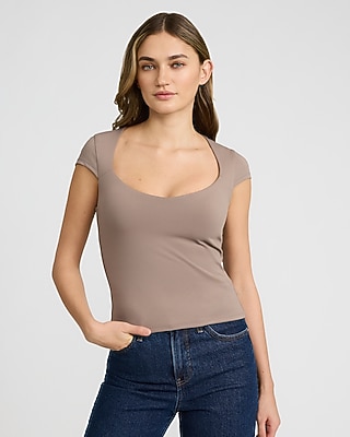 Body Contour High Compression Scoop Neck Cap Sleeve Tee