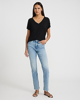Relaxed V-Neck Short Sleeve London Tee