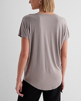 Relaxed V-Neck Short Sleeve London Tee