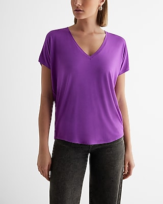 Relaxed V-Neck Short Sleeve London Tee - thumbnail 9