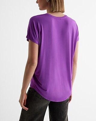 Relaxed V-Neck Short Sleeve London Tee - thumbnail 10