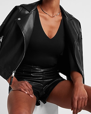 Body Contour Double Layer V-Neck Tee
