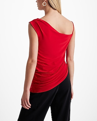 Skimming Asymmetrical Draped Tank