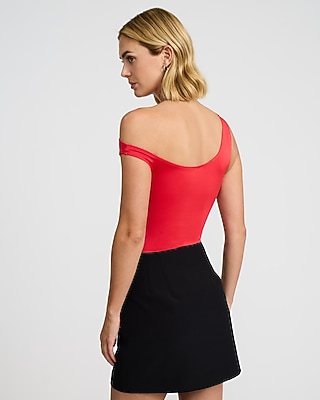 Asymmetrical Off The Shoulder Hardware Tank - thumbnail 7