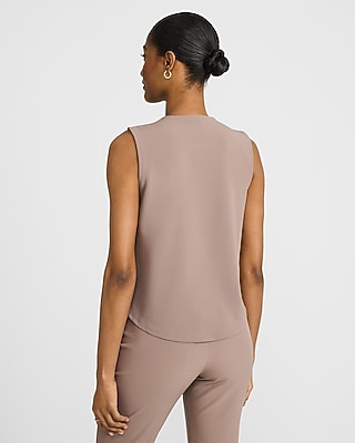 Signature Crepe V-Neck Tank