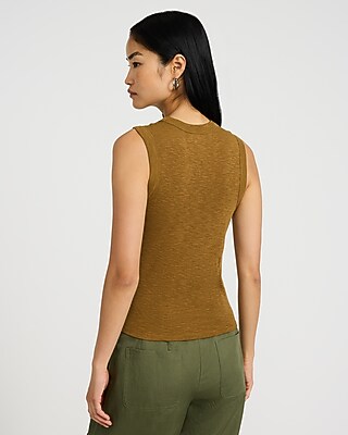 Fitted Ribbed Crew Neck Tank