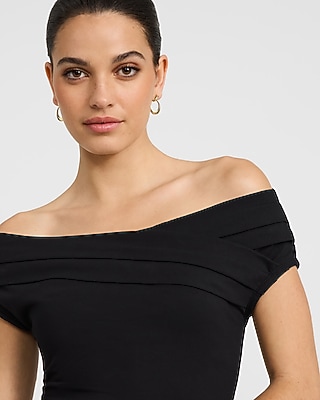 Off The Shoulder Crossover Front Pleated Top