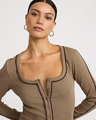 Tipped Scoop Neck Long Sleeve Button Front Tee - thumbnail 2