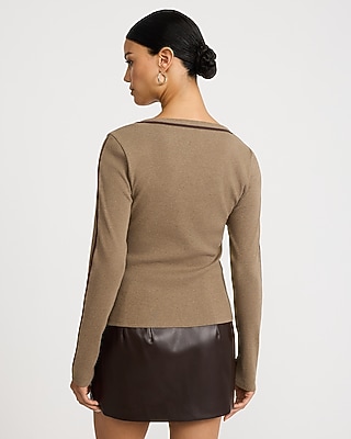 Tipped Scoop Neck Long Sleeve Button Front Tee - thumbnail 3