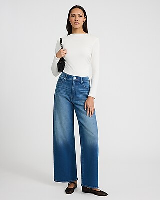 Crew Neck Long Sleeve Ruched Tee