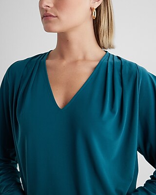 Skimming V-Neck Long Sleeve Pleated Shoulder Top