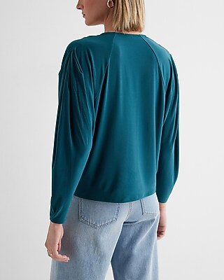 Skimming V-Neck Long Sleeve Pleated Shoulder Top