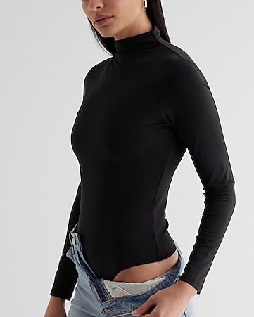 Body Contour Faux Leather V-neck Long Sleeve Bodysuit