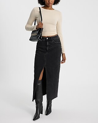 Fitted Ribbed Crew Neck Long Sleeve Tee