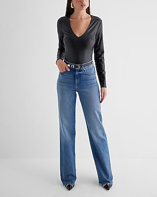 Body Contour Faux Leather V-Neck Long Sleeve Bodysuit