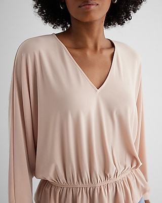 Skimming V-Neck Three Quarter Sleeve Ruched Peplum Tee