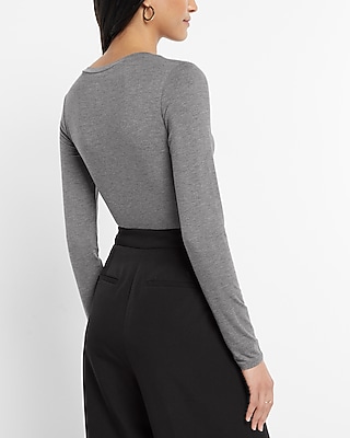 Solid V-Neck Long Sleeve Tee