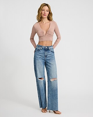 V-Neck Long Sleeve Ruched Cropped Tee - image 4