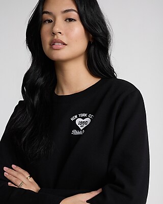 Heart Graphic Crew Neck Cropped Sweatshirt