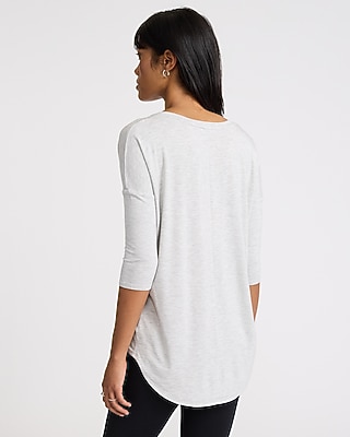 Relaxed V-Neck Three Quarter Sleeve London Tee