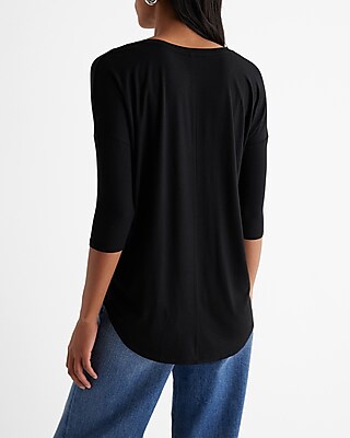 Relaxed V-Neck Three Quarter Sleeve London Tee