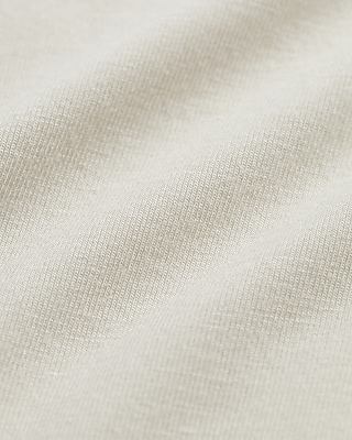Relaxed V-Neck Three Quarter Sleeve London Tee