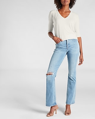 Relaxed V-Neck Three Quarter Sleeve London Tee