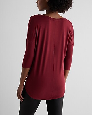Relaxed V-Neck Three Quarter Sleeve London Tee