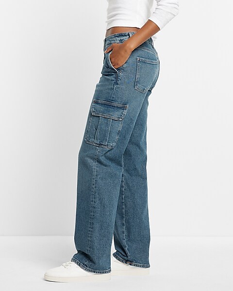 Low Rise Medium Wash Baggy Straight Cargo Jeans | Express