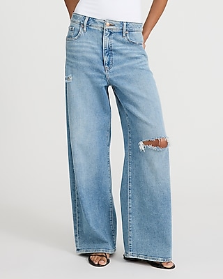 Low Rise Light Wash Ripped Baggy Jeans