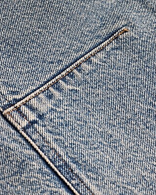 Mid Rise Light Wash Barrel Jeans